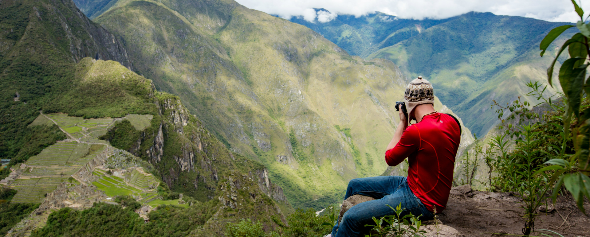 Reisender fotografiert in den Anden © viventura