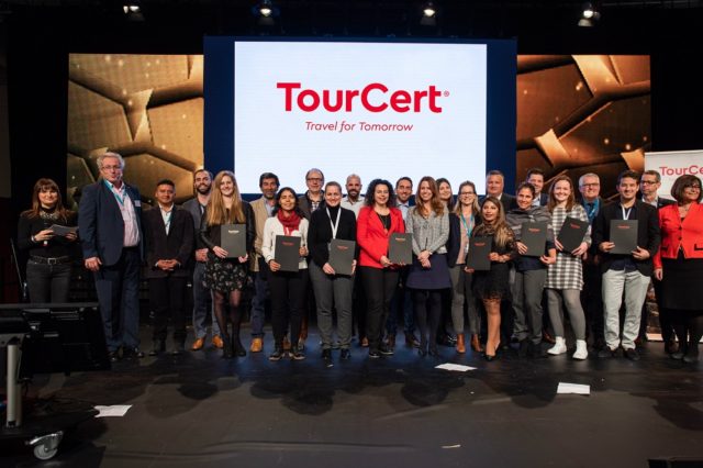 Gruppenbild auf der Zertifizierungsfeier in Berlin