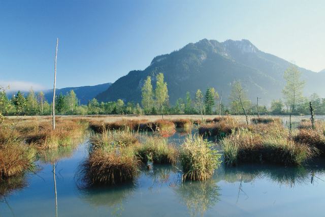 Berge und Seenlandschaft