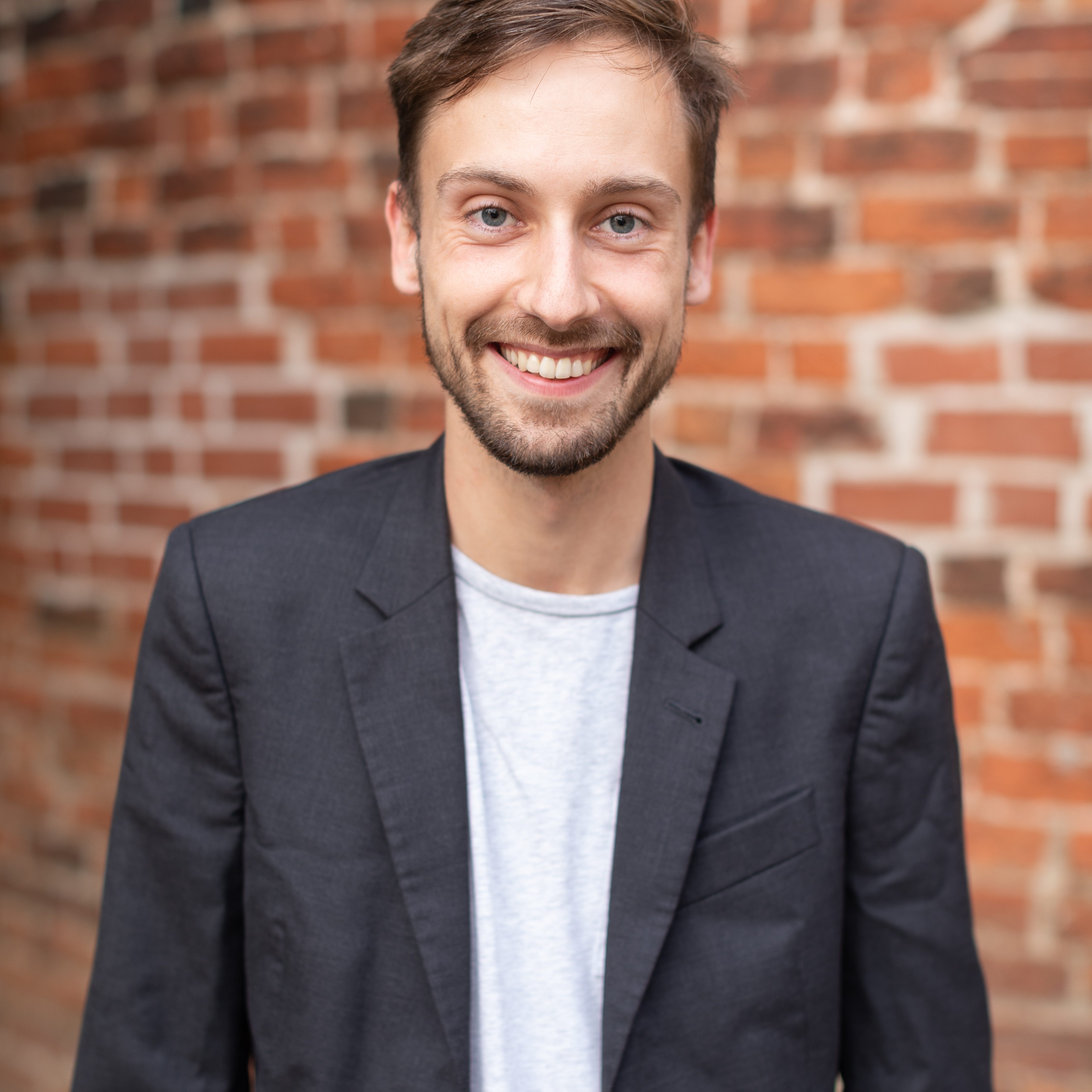 Portrait von Jonas Mog von ahead Burghotel