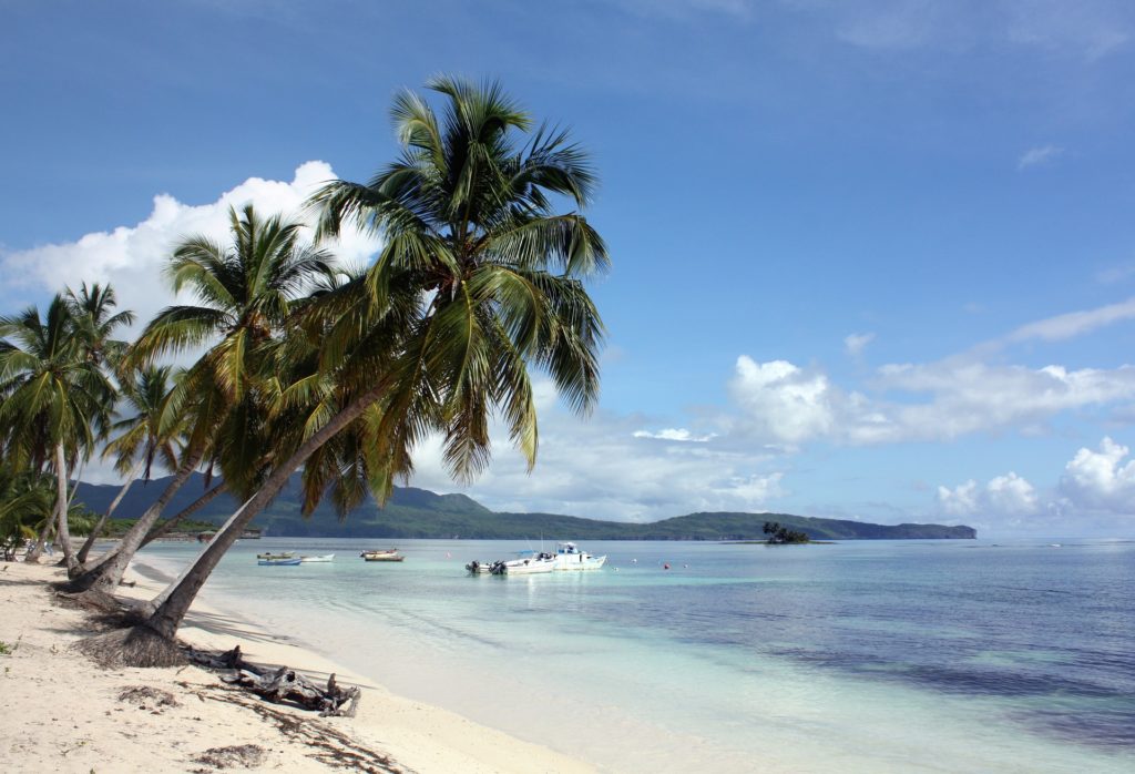 Las Galeras © Einfach-Eve / 29 images / Pixabay Ein Strand im Fischerdorf Las Galeras.